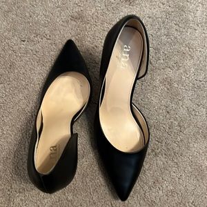 a.n.a a new approach heels -size 9 - gently used
